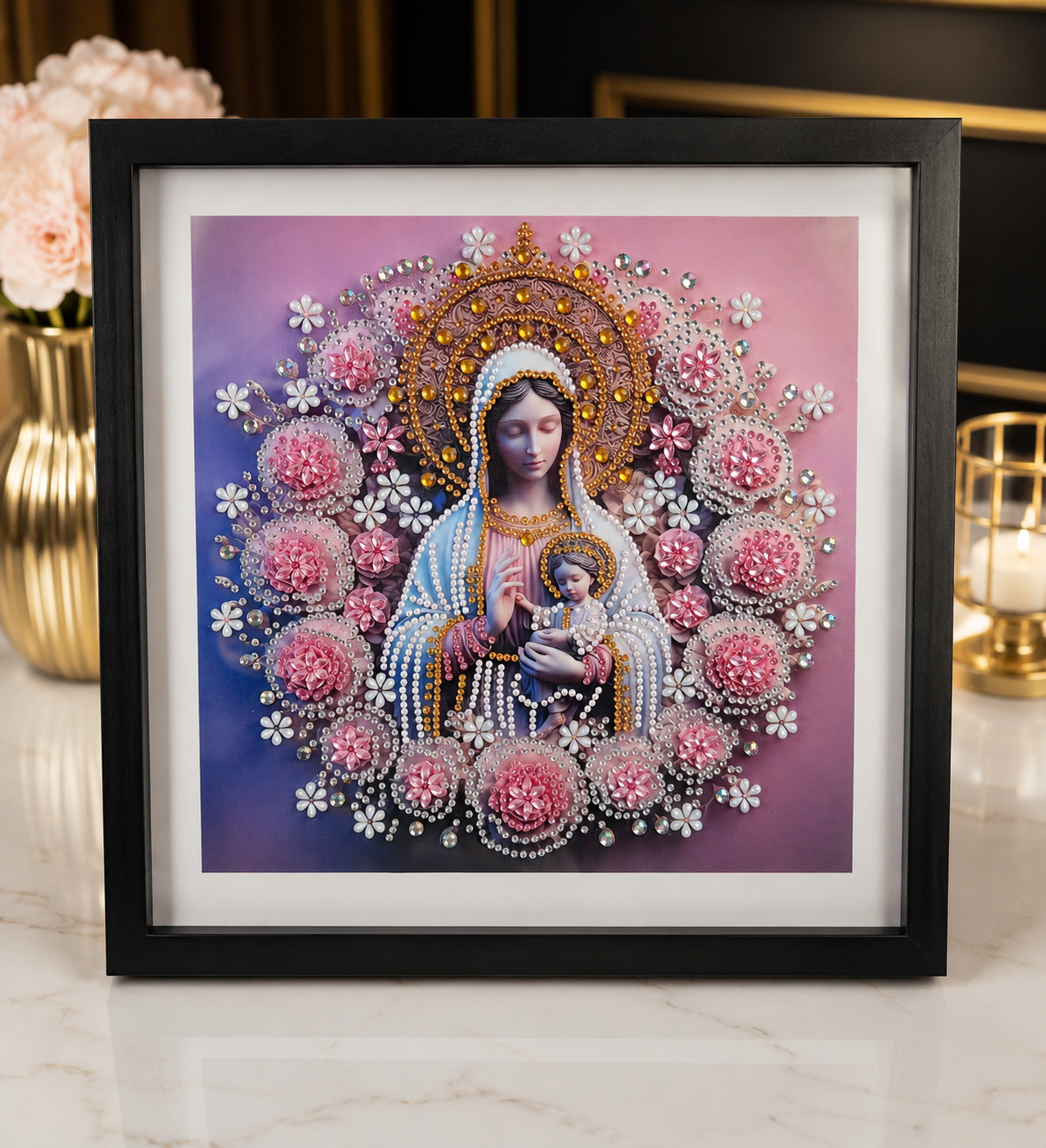 Handgefertigtes Perlenbild „Madonna mit Kind“